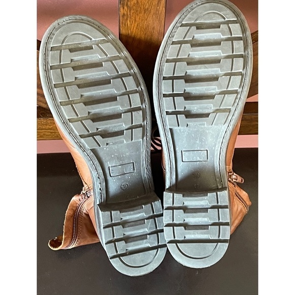 Little Burgundy leather boots in a size 8.5 - Picture 5 of 16